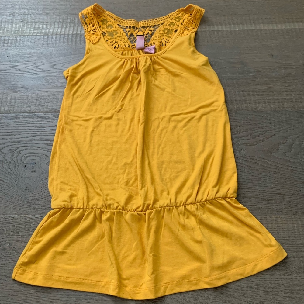 Yellow sleeveless top